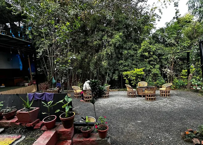 Frühstückspension Institute Of Natural Medicine , Yoga & Therapy Kathmandu
